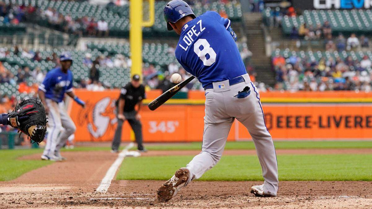 Kansas City Royals’ Nicky Lopez connects for a RBI single to left during the fourth inning of a baseball game against the Detroit Tigers, Sunday, Sept. 4, 2022, in Detroit. (AP Photo/Carlos Osorio)