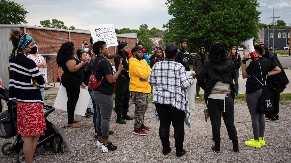 People gathered Wednesday, June 1, 2022, to protest the Kansas City police shooting of Leonna M. Hale, 26, of Kansas City, Kansas. Hale was shot as she fled an arrest Friday, May 27, 2022, at the Family Dollar, 634 Prospect Ave. After review of body cam footage, Hale was charged with unlawful firearm possession, exhibiting a firearm and resisting arrest, Prosecutor Jean Peters Baker’s office said on Wednesday, June 1, 2022.