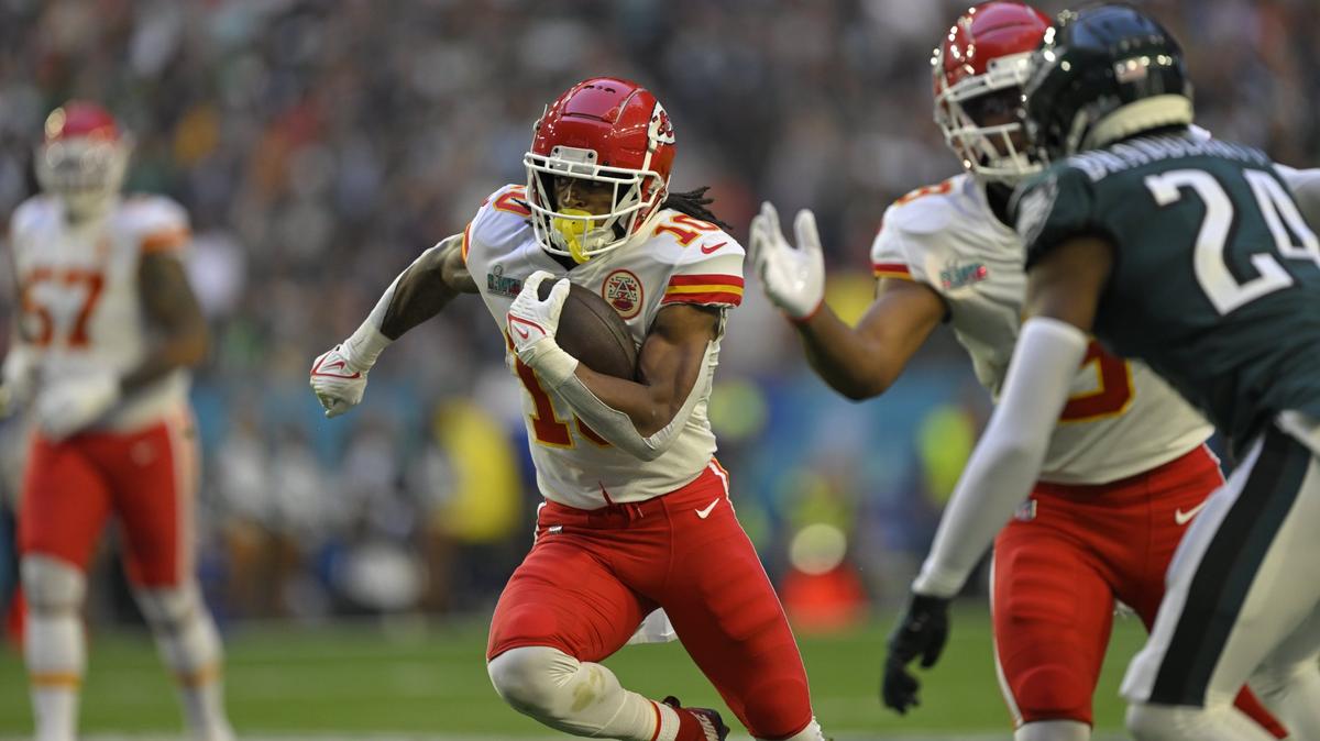 Kansas City Chiefs running back Isiah Pacheco makes yardage in the first quarter during Super Bowl LVII Sunday, Feb. 12, 2023, in Glendale, Ariz.