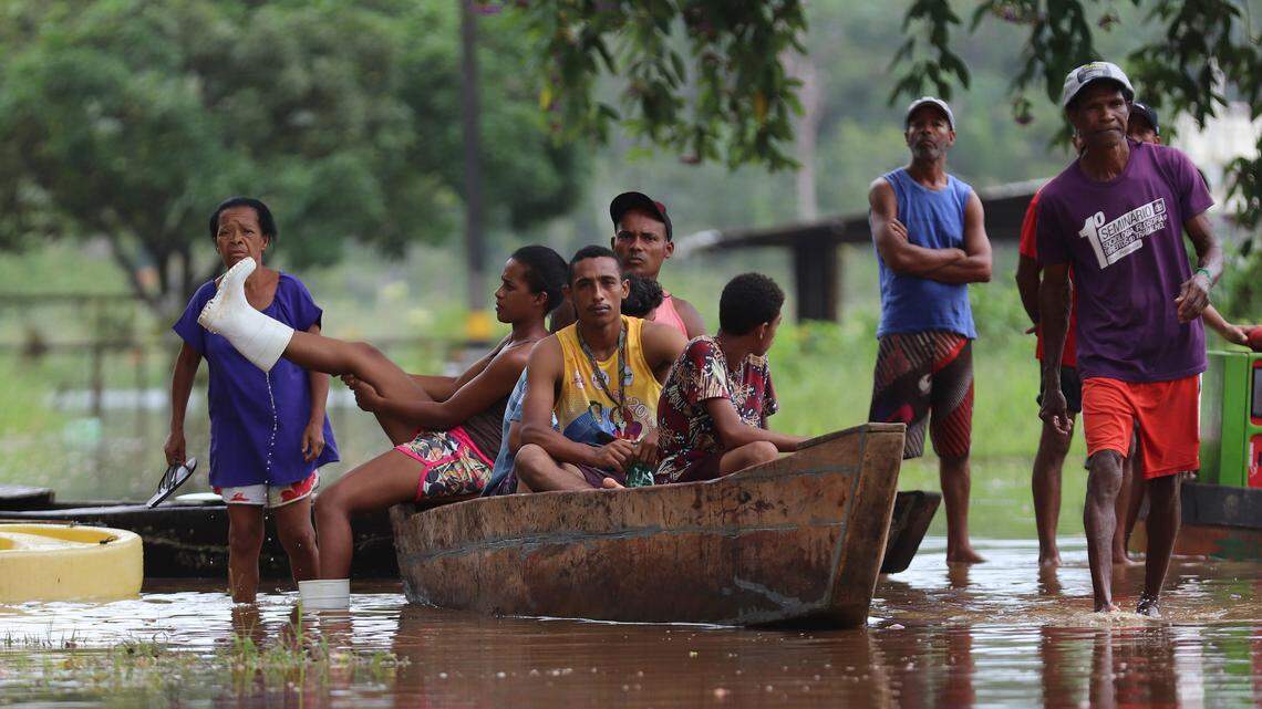 Floods caused by heavy rains are affecting 40 cities of the Brazilian state of Bahia, leaving at least 24 dead and displacing tens of thousands.