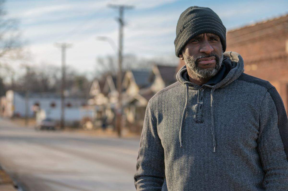 Darrell Hargraves was recently released after completing a prison sentence for unlawfully possessing a firearm. A prior felony conviction meant Hargraves could not legally carry a gun, but after an assault in 2012, he felt he needed one to protect himself.