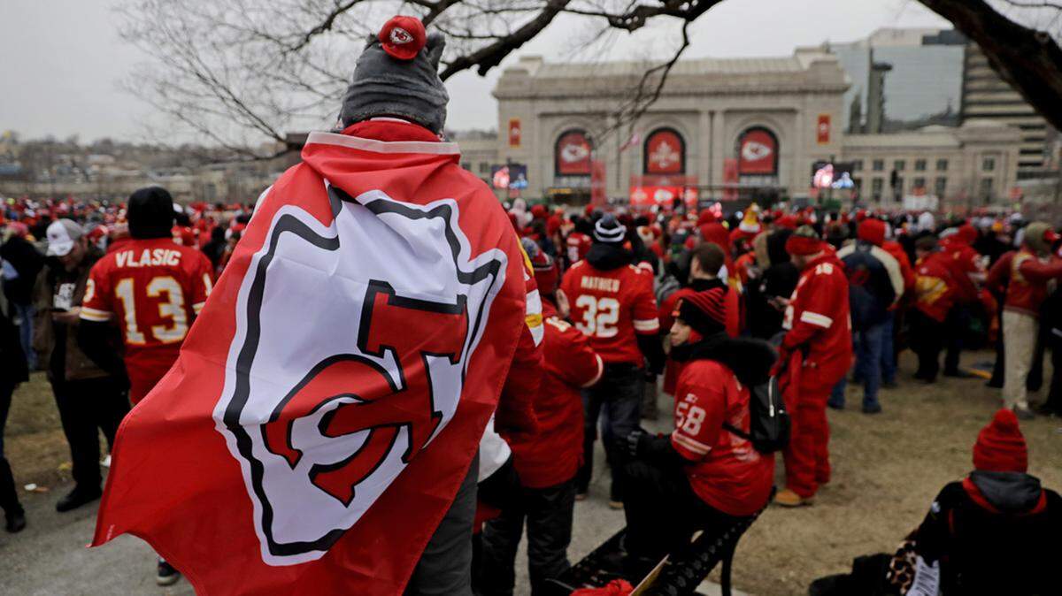 The city is putting the cart before the horse, says this longtime fan.