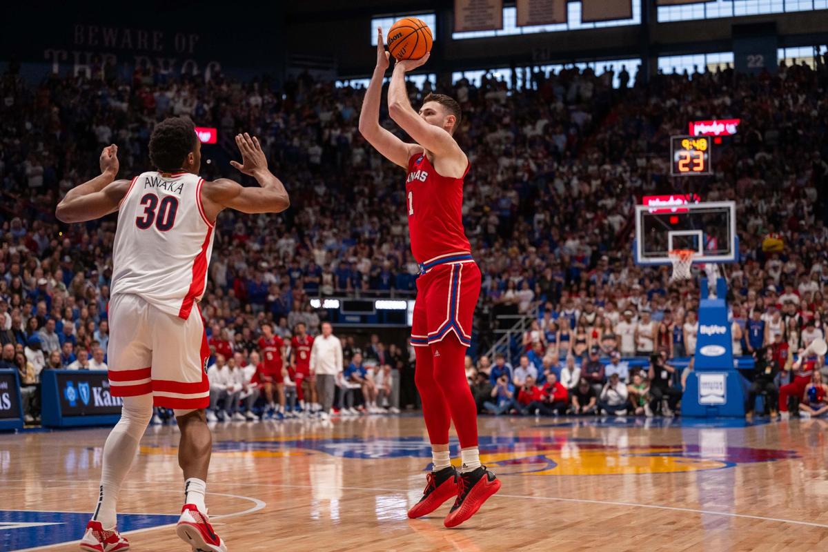 Kansas Jayhawks forward Hunter Dickinson shoots a jump shot in the first half of the game vs. the Arizona Wildcats on Saturday, March 8, 2025 at Allen Fieldhouse.