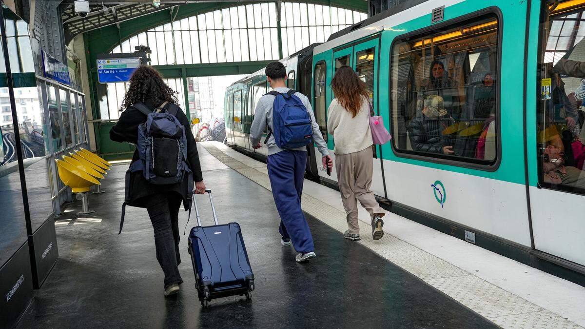 People traveling.