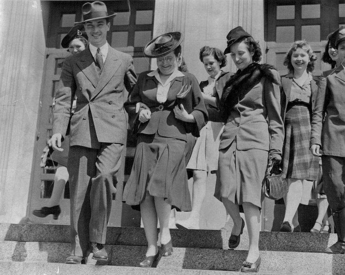 George Welsh leaves the Jackson County Courthouse after being exonerated, with his mother Marie and older sister Mary Frances (Welsh) Turner.
