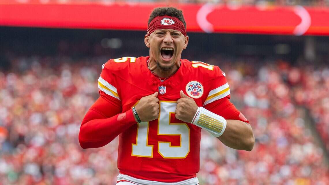 Chiefs-Broncos betting line & game prediction: Patrick Mahomes rides again