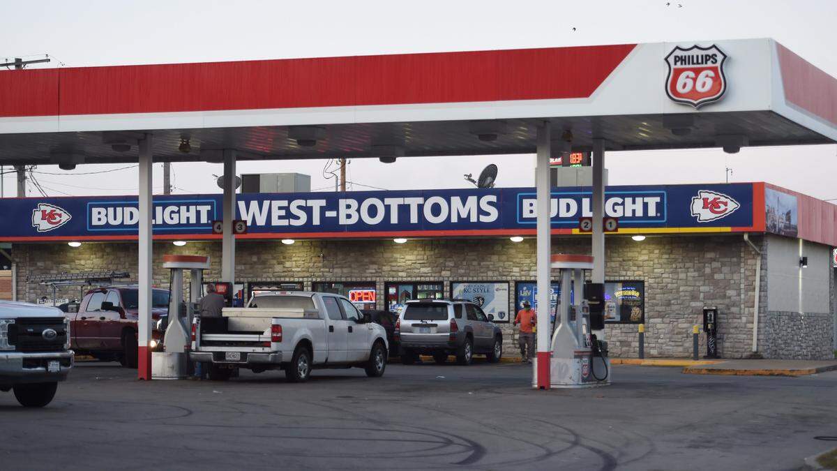 An shooting early in the morning Friday, November 6, 2020, left two people dead and several others injured. The shooting happened in the 1500 block of West 12th Street in the West Bottoms area.