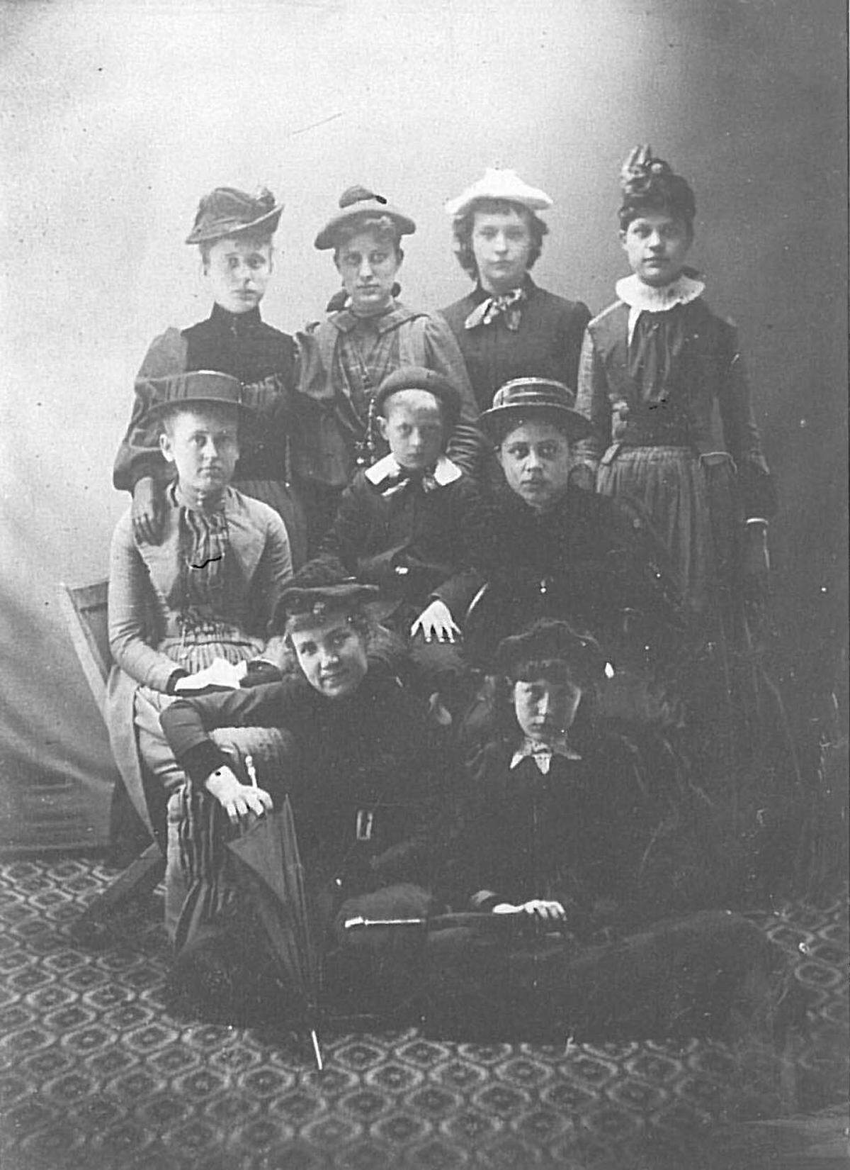Mattie Rhodes, back row far right, and the Little Gleaners.