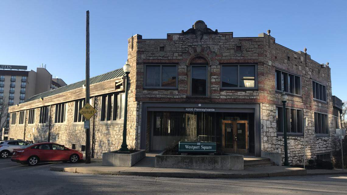 A building at 4200 Pennsylvania could house three bar and restaurant concepts.