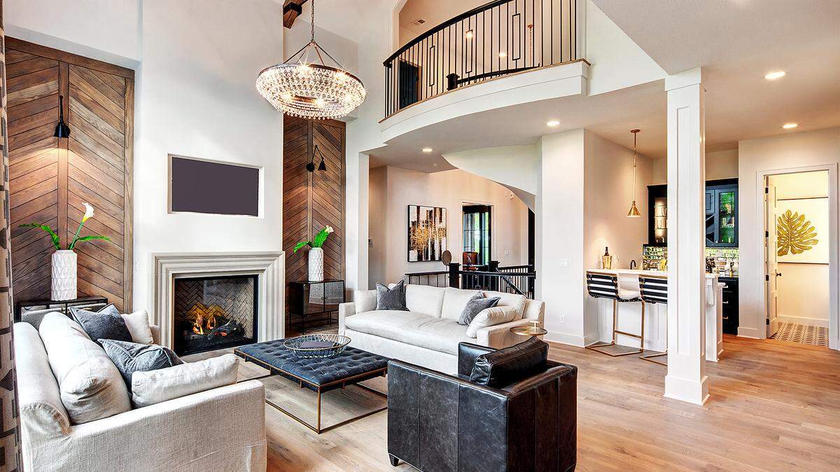 With 20 model homes open to tour during the Fall Parade of Homes, it’s an ideal time to visit Rodrock Development’s most coveted communities. The Kensington by Starr Homes in Sundance Ridge will leave tour-goers in awe with its grand 2-story Great Room, shining hardwoods, exposed beams, and extensive trim detailing.