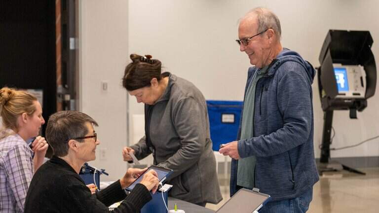 Johnson County voters break early turnout record in last day despite site changes