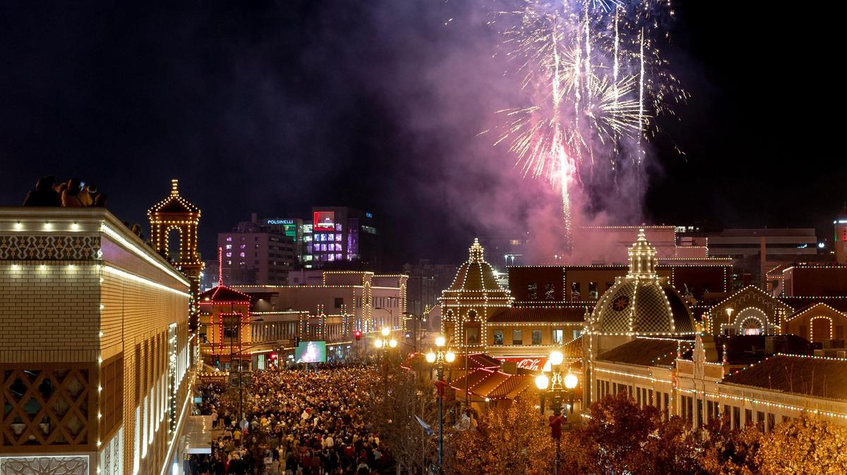 Fireworks and a huge crowd will return to the Country Club Plaza for the annual Thanksgiving night lighting ceremony. Hip-hop artist Tech N9ne will flip the switch.