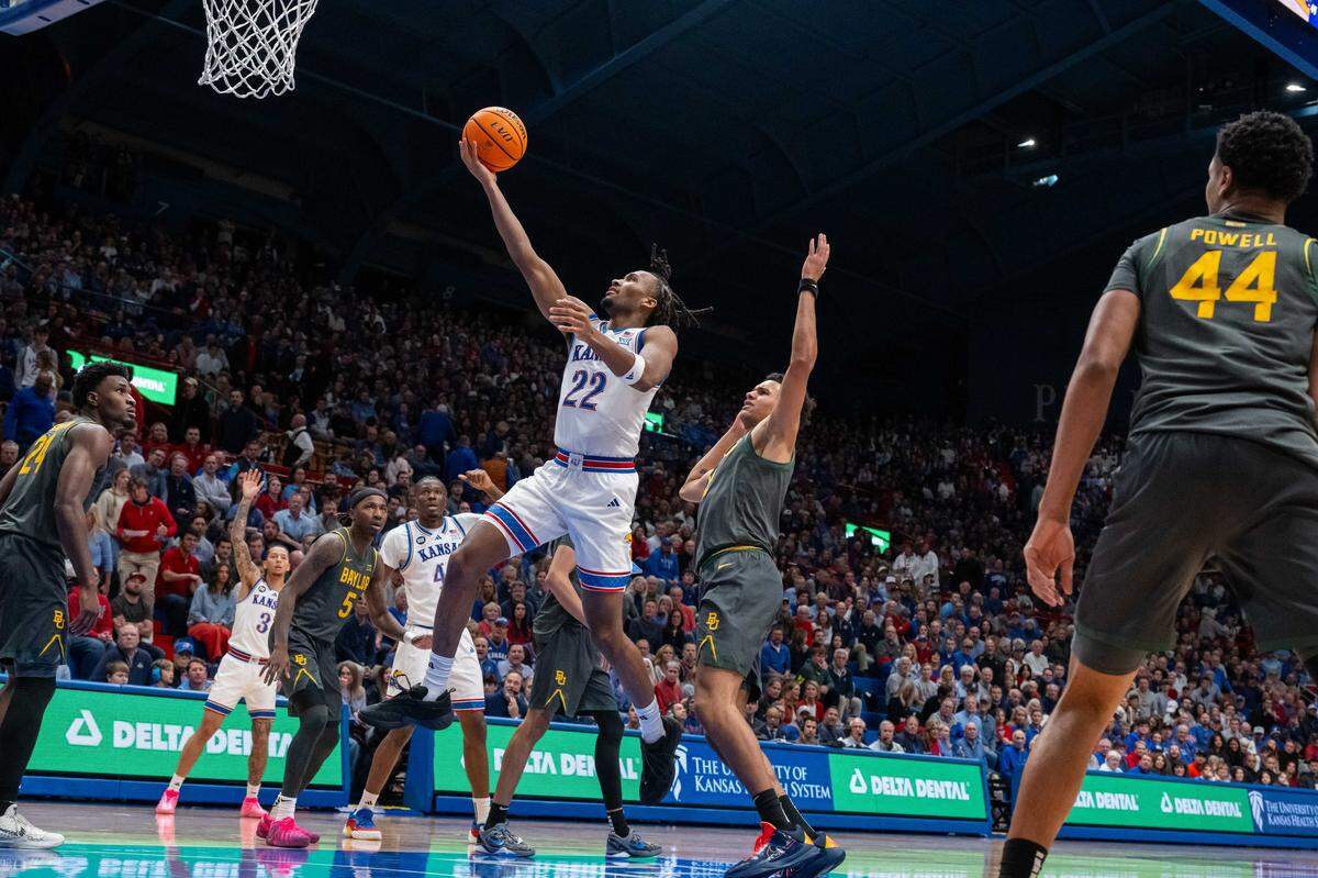 Kansas Jayhawks guard Darryn Peterson (22) drives to the lane in the second half of the Jayhawks game vs. the Baylor Bears on Friday, January 16, 2026, at Allen Fieldhouse.