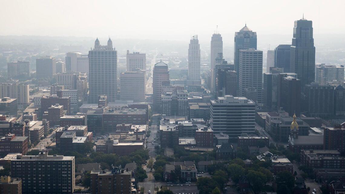 How much money does the middle class make in Kansas and Missouri? What data says