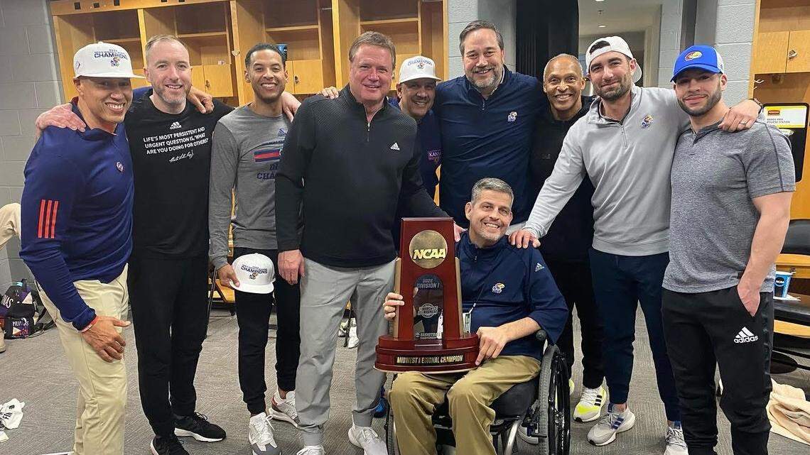 A ‘who’s who’ of Kansas Jayhawks basketball honors the life of ‘Scooter’ Ward