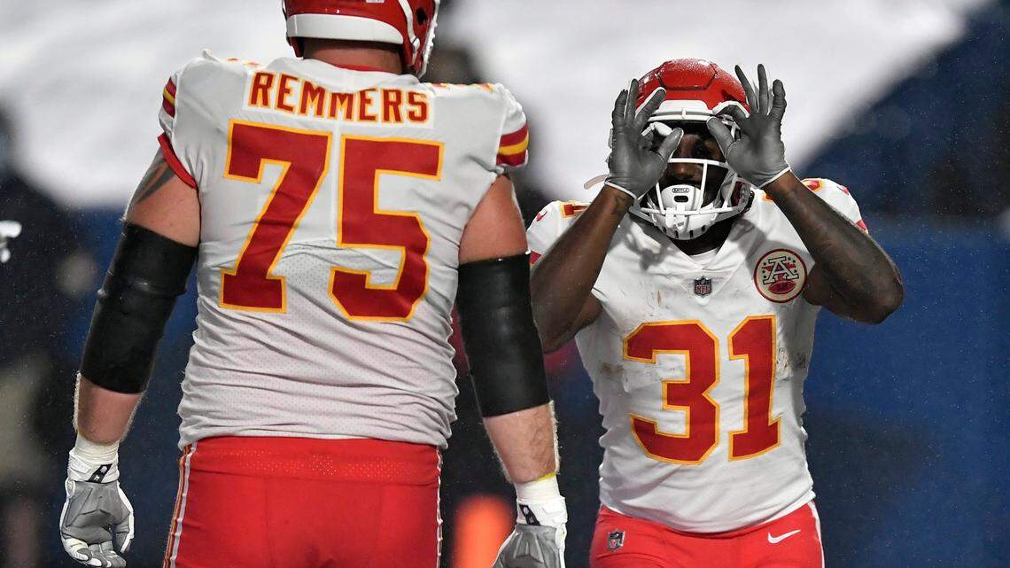 Chiefs grades: Rushing game goes to the head of the class in record fashion at Buffalo