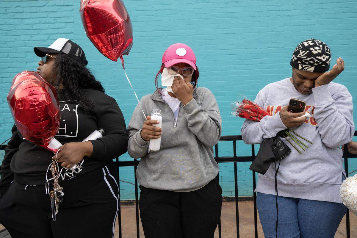 One day after a nightclub shooting left two women dead, a memorial balloon release was held for victim Eboni Silas outside the nightclub, 2801 Southwest Blvd., on Monday, Feb. 16, 2026, in Kansas City. Authorities identified the victims as Eboni Silas, 29, Tishauna Ballard, 23.