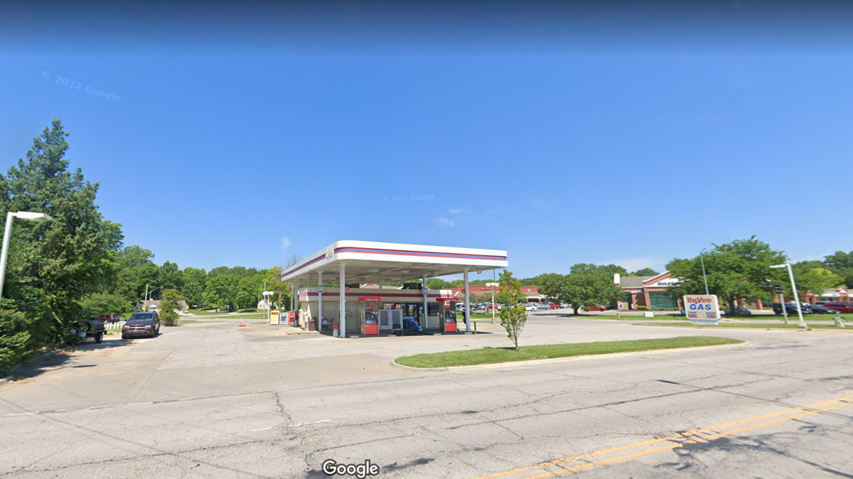 Praire Village police are investigating an armed robbery at a Hy-Vee Fast & Fresh gas station Sunday morning at 7720 State Line Road.