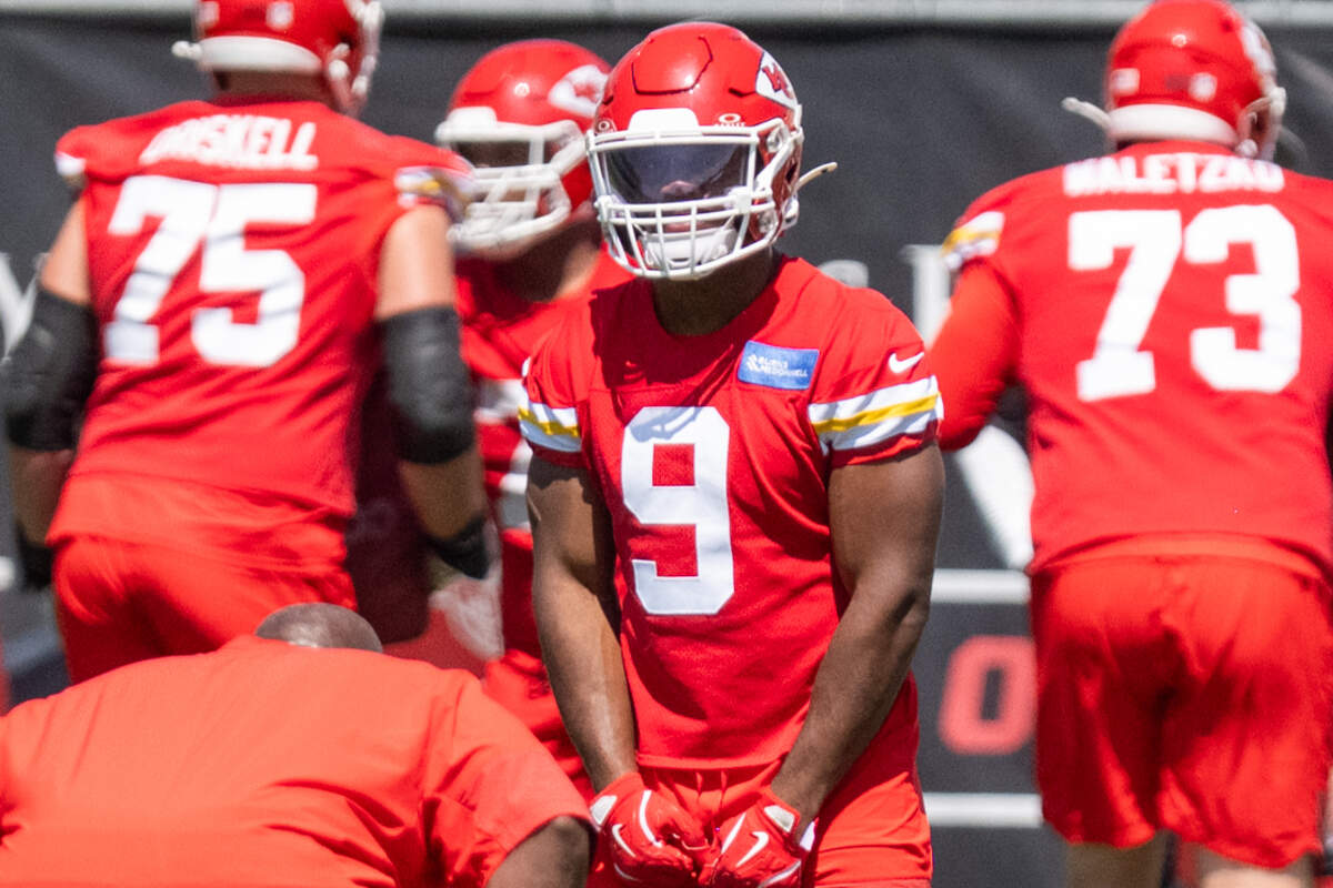 Kansas City Chiefs running back Kenneth Walker participates in a drill during Chiefs Minicamp on Tuesday, June 9, 2026, in Kansas City.