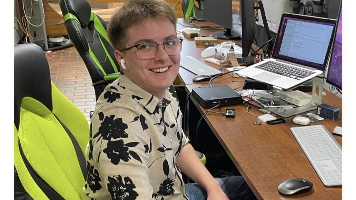 Evan Skalitzky, a student in the MIC software development program, is currently interning at Awnix.