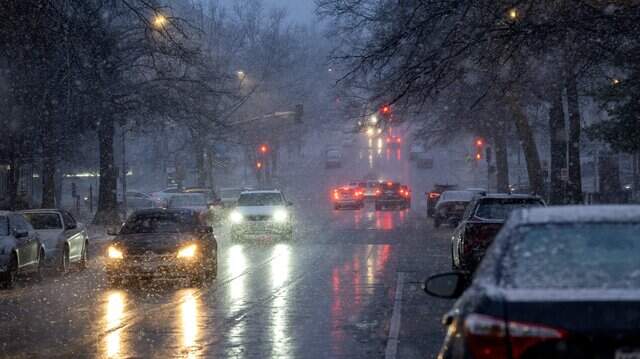 Overnight snow impacts KC roads. Frigid wind chill ahead | Kansas City Star