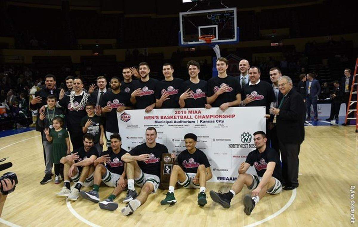 The 2019 MIAA men’s basketball champions, the Northwest Missouri State Bearcats.