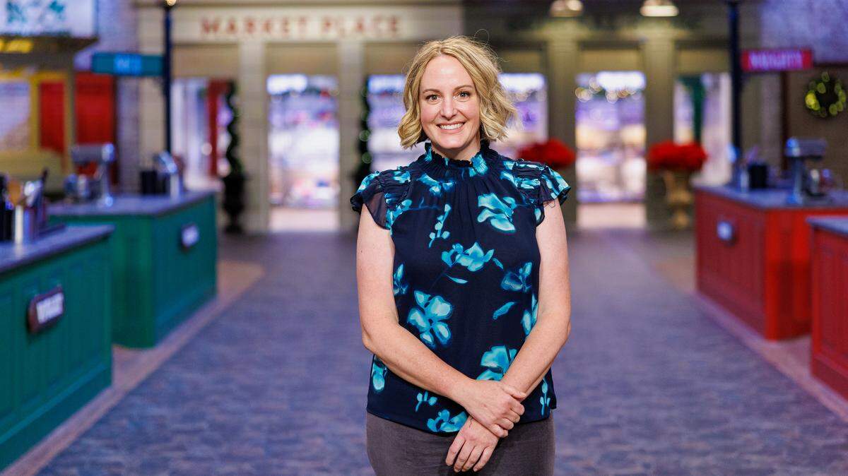 Kansas City pastry chef Erin-Michelle Luttrell, who also works for a food pantry run by Catholic Charities of Kansas City-St. Joseph, will compete on this season’s “Holiday Baking Championship” on the Food Network. First show debuts Monday.