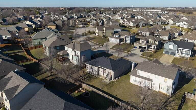Kansas City home prices hit new high, report shows. See how KC compares