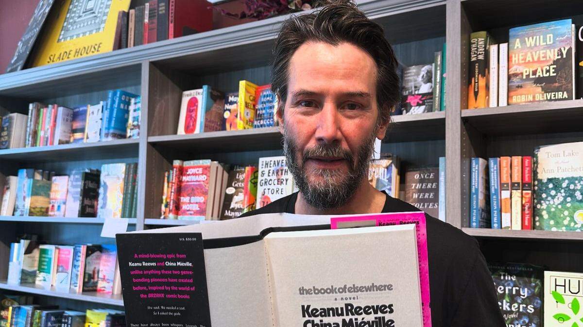 Keanu Reeves signed copies of “The Book of Elsewhere,” his newest book co-authored by China Miéville, at Rainy Day Books.