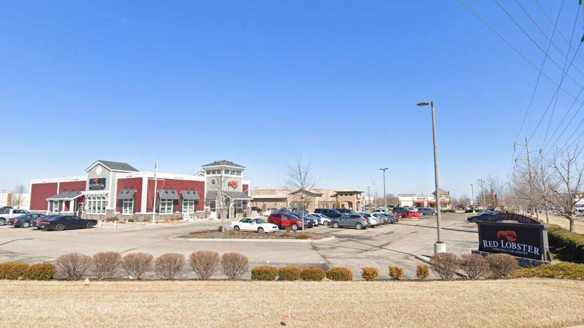 1 shot overnight in parking lot of Lee’s Summit Red Lobster | Kansas ...