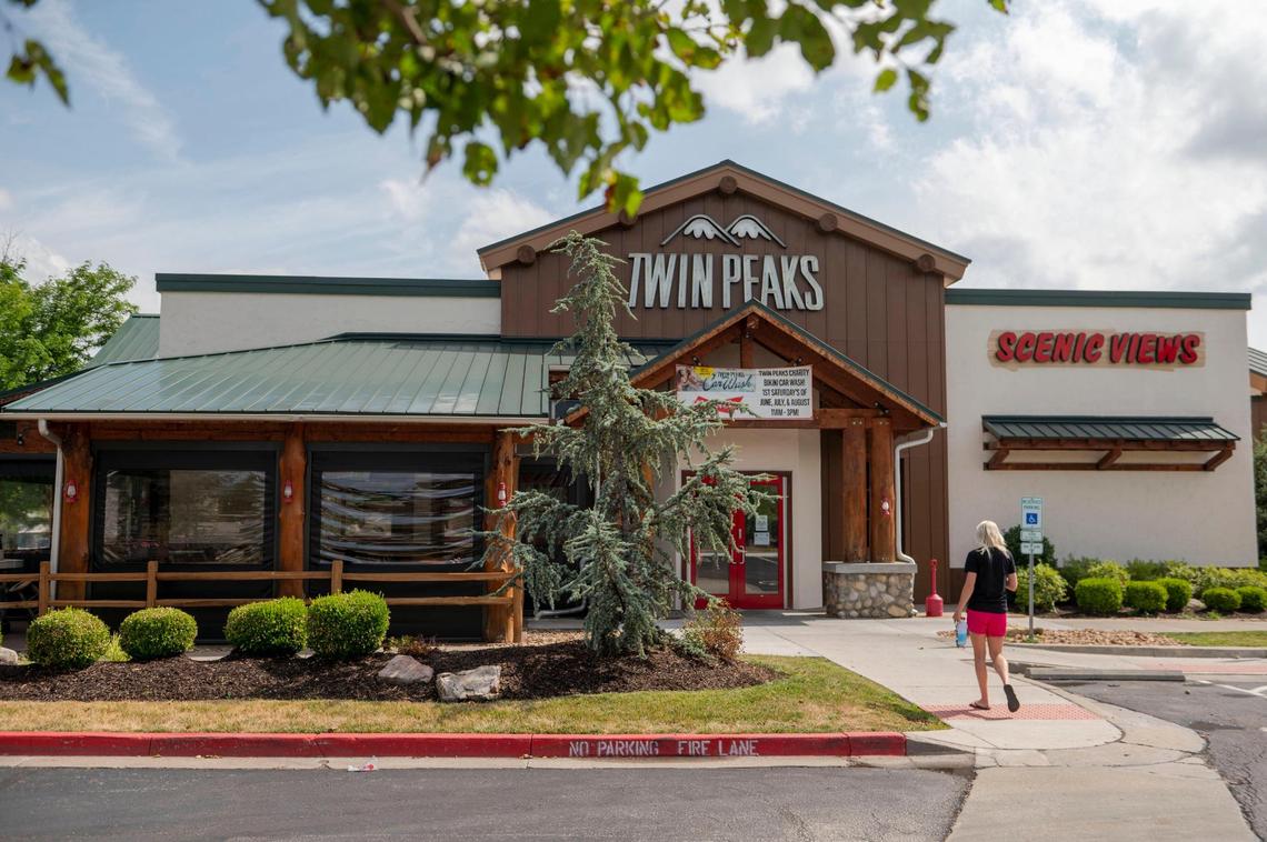 Twin Peaks restaurant in Independence recently temporarily closed for liquor license violations.