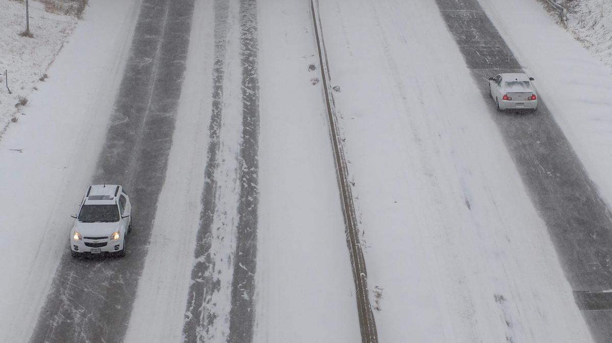 Residents urged to stay home as winter storm creates dangerous road conditions in KC
