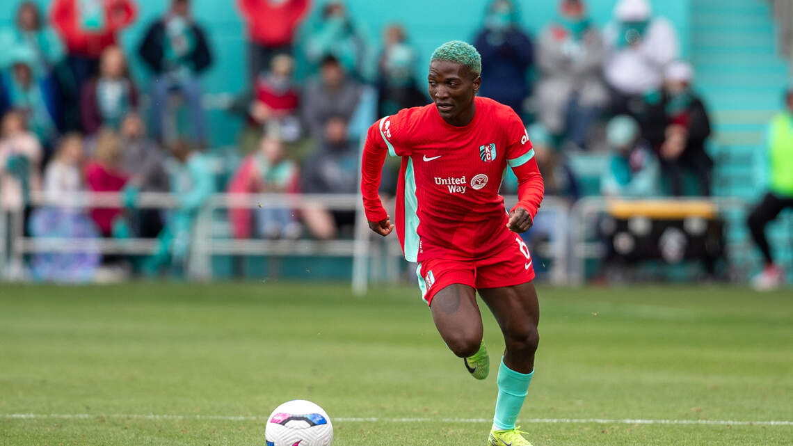 Temwa Chawinga scores (in 3 minutes) to lead Kansas City Current to season-opening win