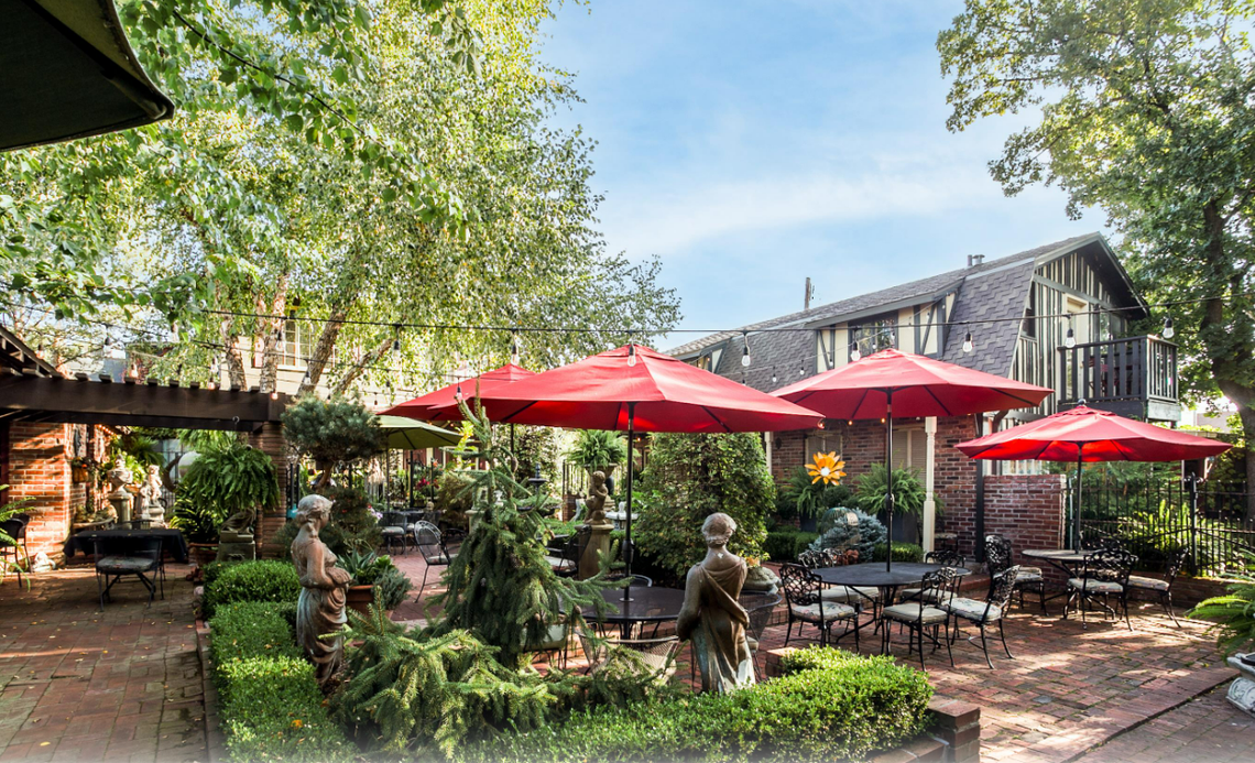 The garden patio at Vivilore.