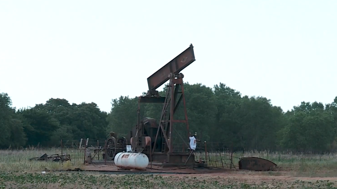 An oil rig worker died after he was pulled into a piece of machinery, Oklahoma police say.