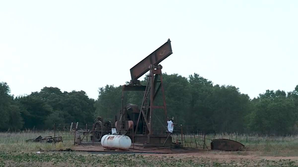 An oil rig worker died after he was pulled into a piece of machinery, Oklahoma police say.