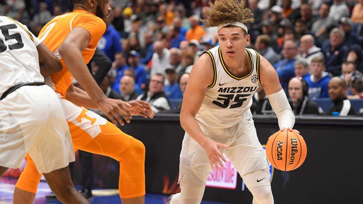 Mar 10, 2023; Nashville, TN, USA; Missouri Tigers forward Noah Carter (35) dribbles against the Tennessee Volunteers during the second half at Bridgestone Arena. Mandatory Credit: Steve Roberts-USA TODAY Sports