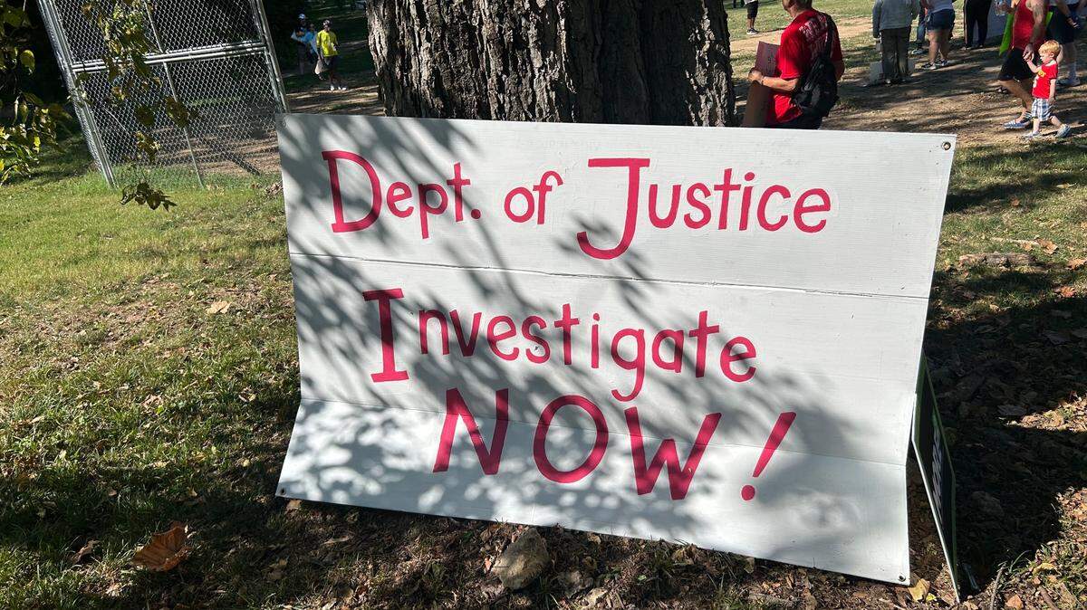 Dozens of citizens gathered Saturday to urge the Department of Justice to investigate the Kansas City Police Department and Kansas City, Kansas, Police Department.