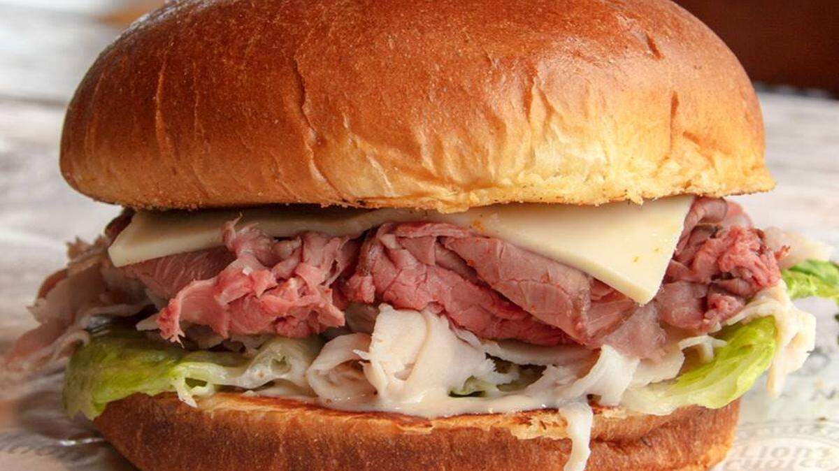 Lion’s Choice, known for its roast beef sandwiches, will close all but one KC area location.