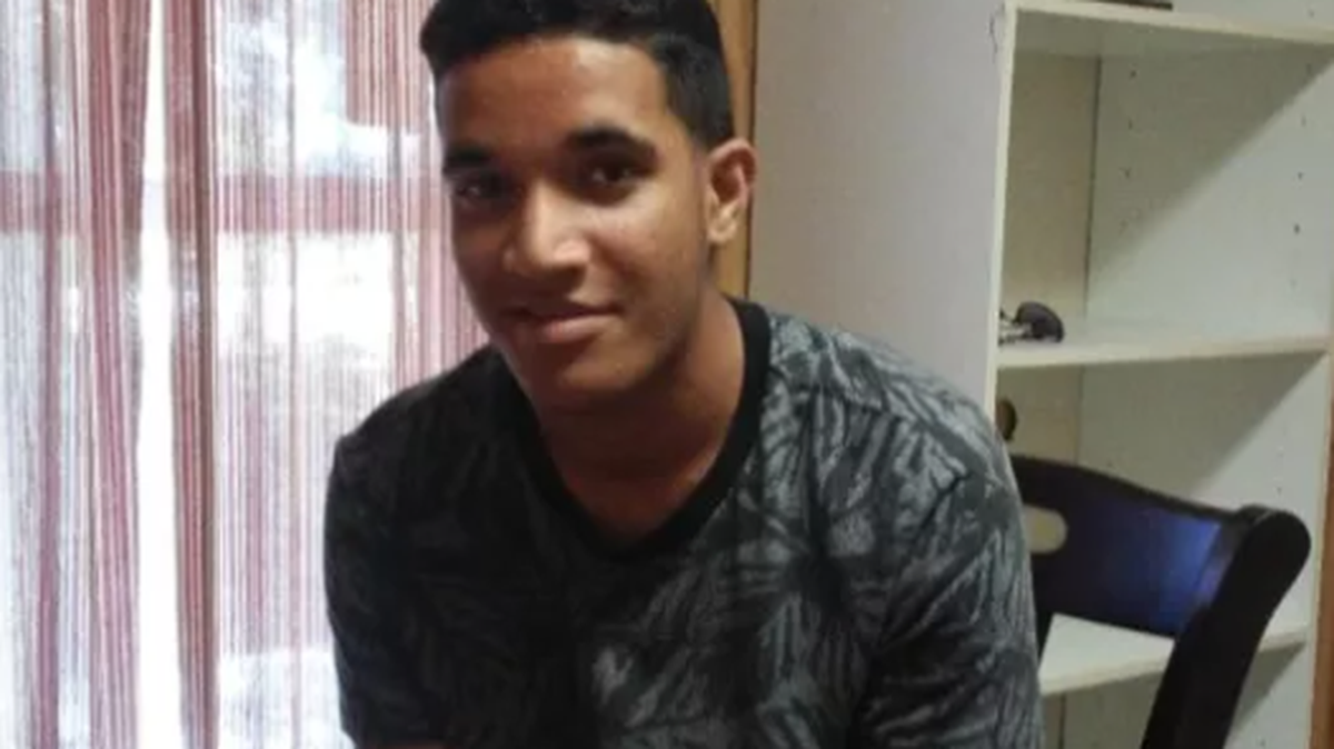 Benjamin Chase, 21, died May 8 in the Excelsior Springs jail in a case authorities say was a drug overdose. But his family believes his death should be further investigated, saying an independent autopsy suggests he may have died as a result of injuries from a Taser that occurred during his arrest the day prior.