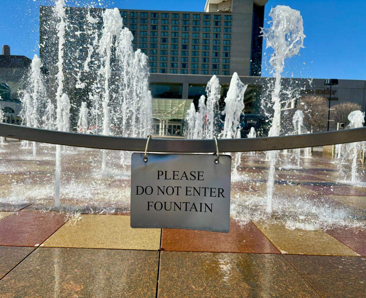 Sign outside of Kansas City’s Crown Center fountains tells visitors to stay out. Feb. 9, 2024.