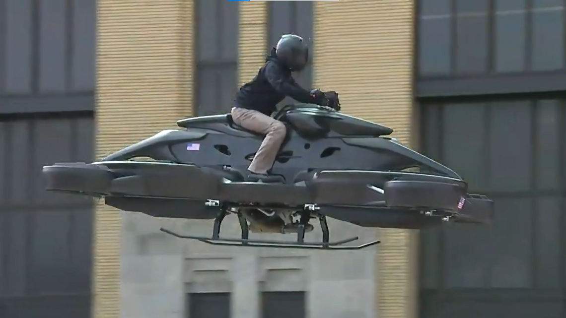 During the Detroit Auto Show, a Japanese-made hoverbike from AERWINS Technologies took off for its U.S. debut, flying around a Michigan airport, video shows.