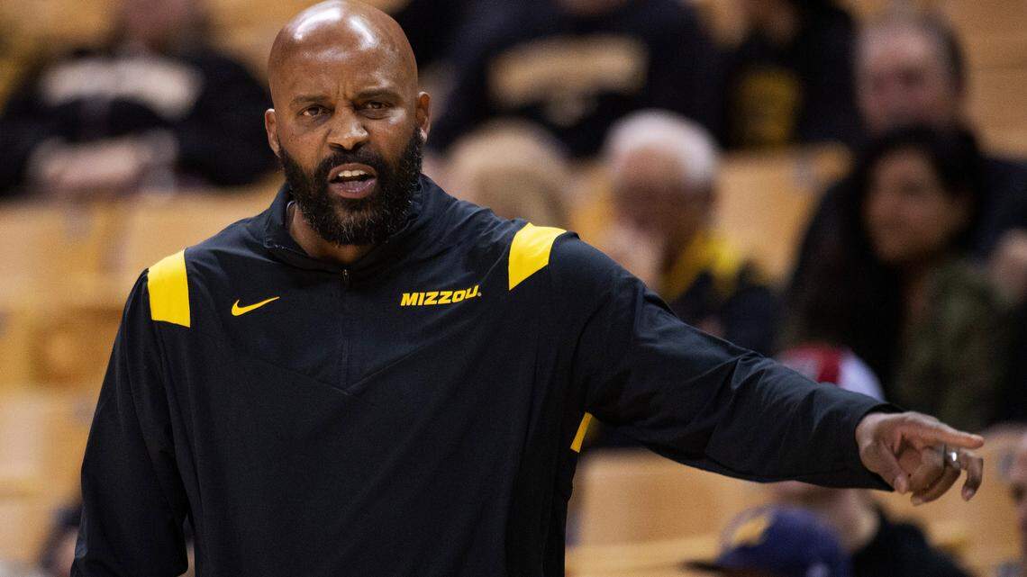 Missouri coach Cuonzo Martin directs the team during the first half of an NCAA college basketball game against Central Michigan on Tuesday, Nov. 9, 2021, in Columbia, Mo. (AP Photo/L.G. Patterson)