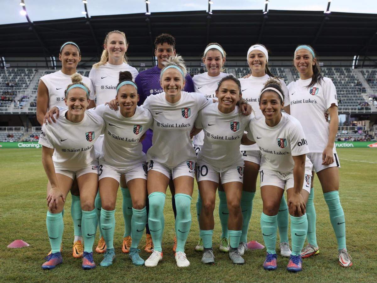 The Kansas City Current’s starting 11 for their NWSL Challenge Cup opener on Friday night at Racing Louisville FC. The Current wore their all-white uniforms with teal socks for the first time in a game.