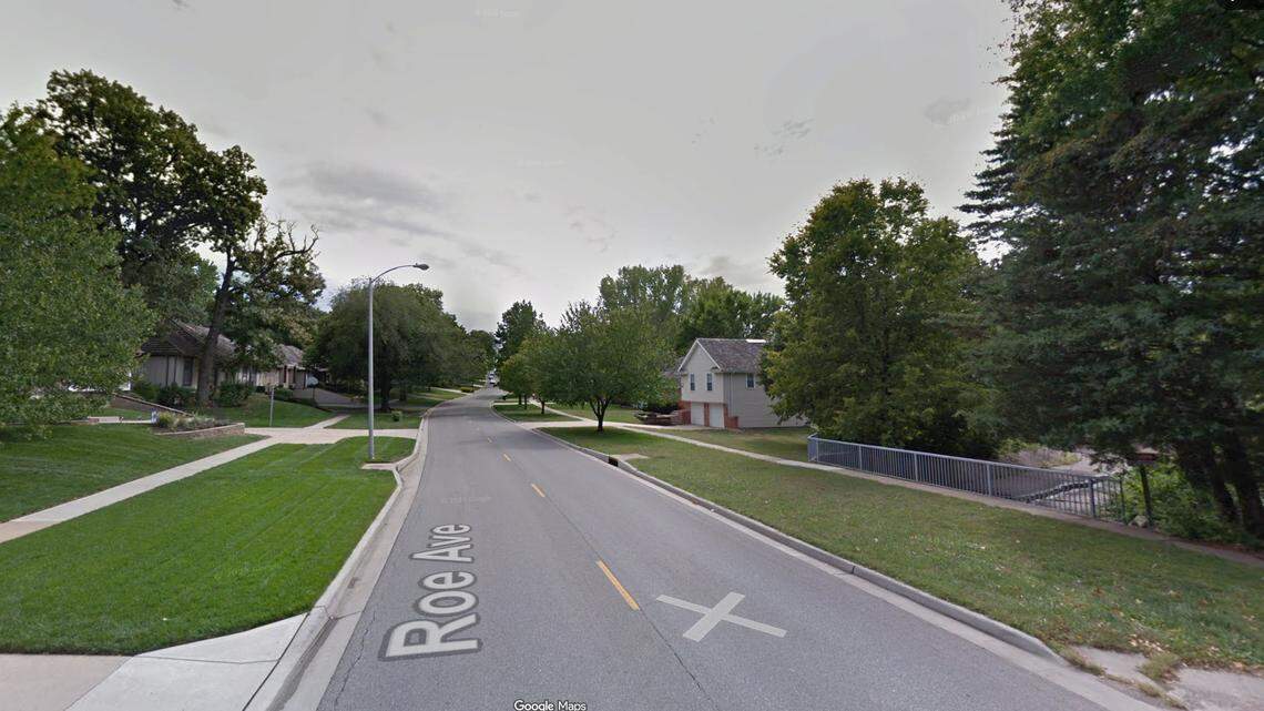 Rolling shooting in Johnson County ends with crash in Prairie Village; 1 wounded