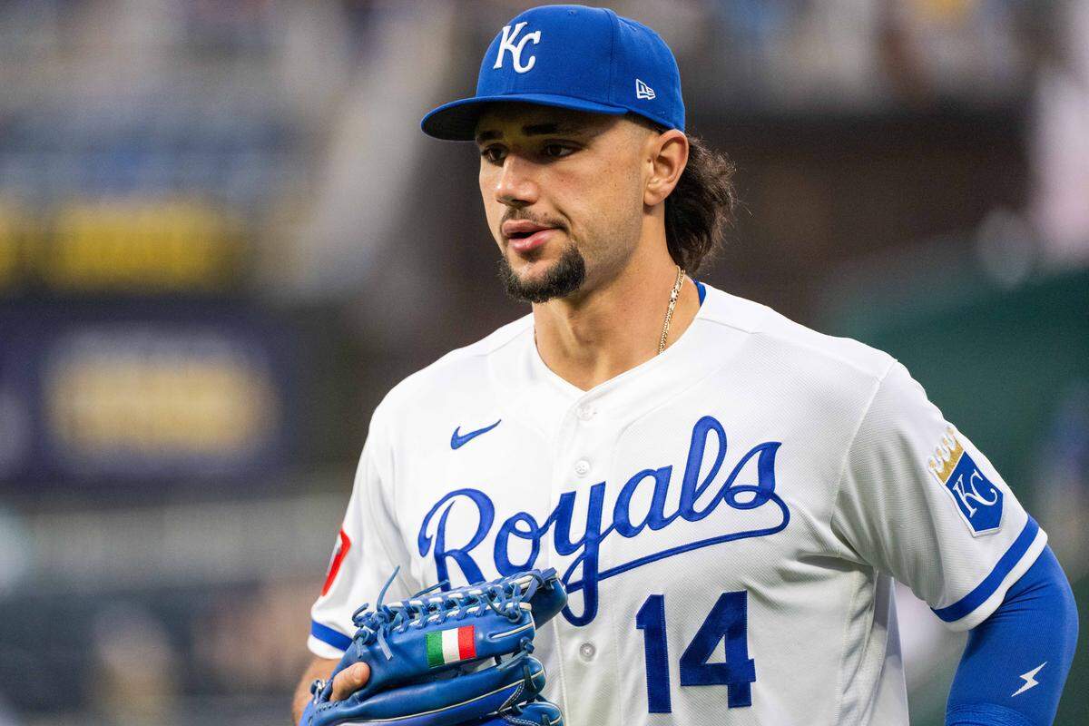 Kansas City Royals right fielder Jac Caglianone jogs off the field between innings during a game against the Boston Red Sox on Tuesday, May 19, 2026, at Kauffman Stadium.