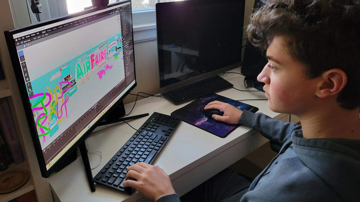 Lee’s Summit West student Ethan Wood uses Blender, a 3-D modeling program, to work on his team’s entry for Battle of the Brains.