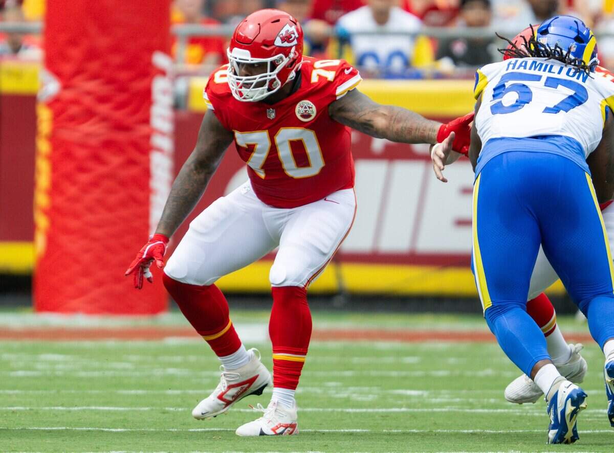 Kansas City Chiefs Kansas City Chiefs offensive tackle Kahlil Benson (70) blocks during the first half of the Chiefs preseason game against the Los Angeles Rams, on Saturday, August 15, 2026, at Arrowhead Stadium.