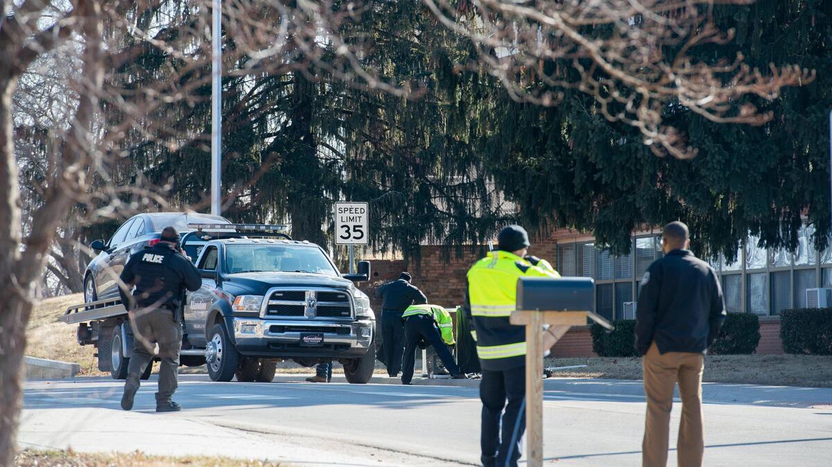 Crossing guard saving two kids was hit by car in Kansas City | Kansas ...