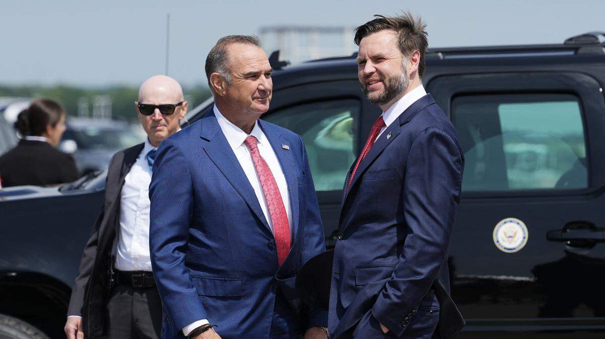 Gov. Mike Kehoe welcomed Vice President JD Vance at Kansas City International Airport on May 18.